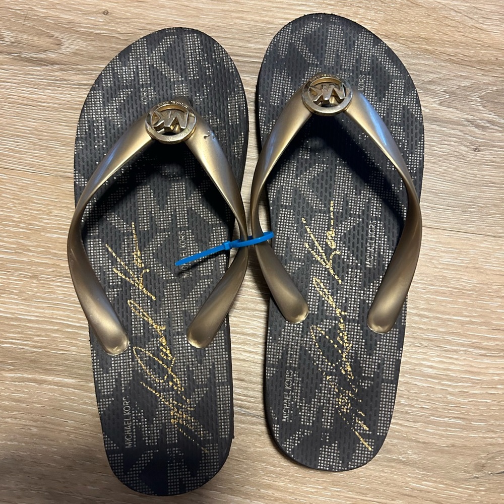 MK flip flops